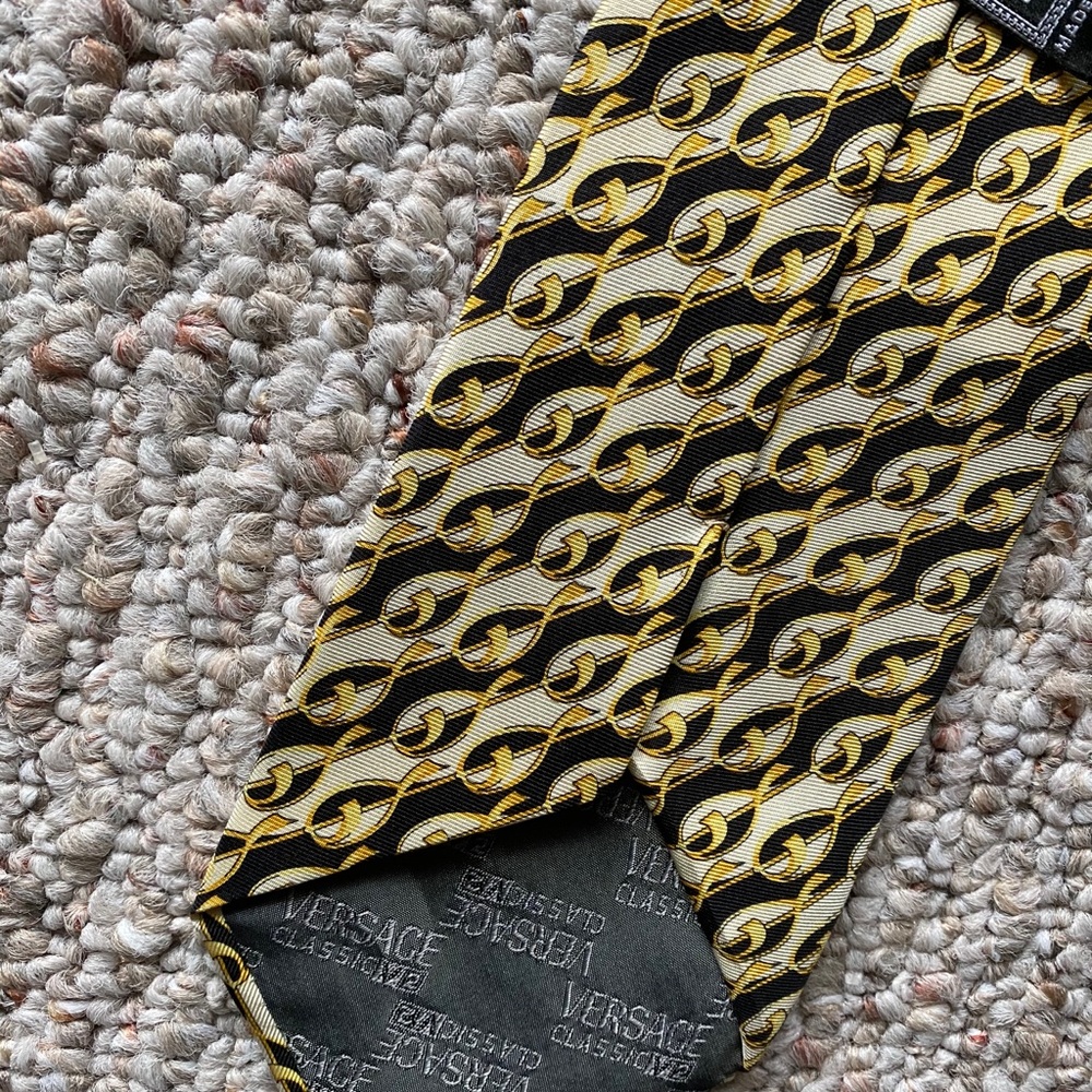 Versace tie - Picture 4 of 4